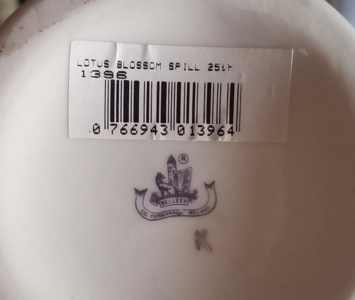 Belleek Lotus Blossom Spill Vase 25th - Image 3