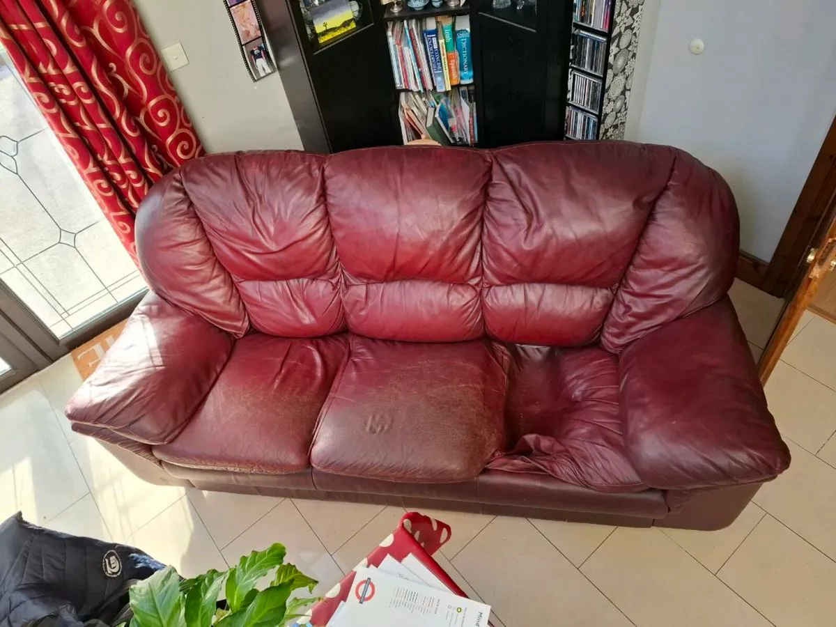 Living Room Suite - Image 1