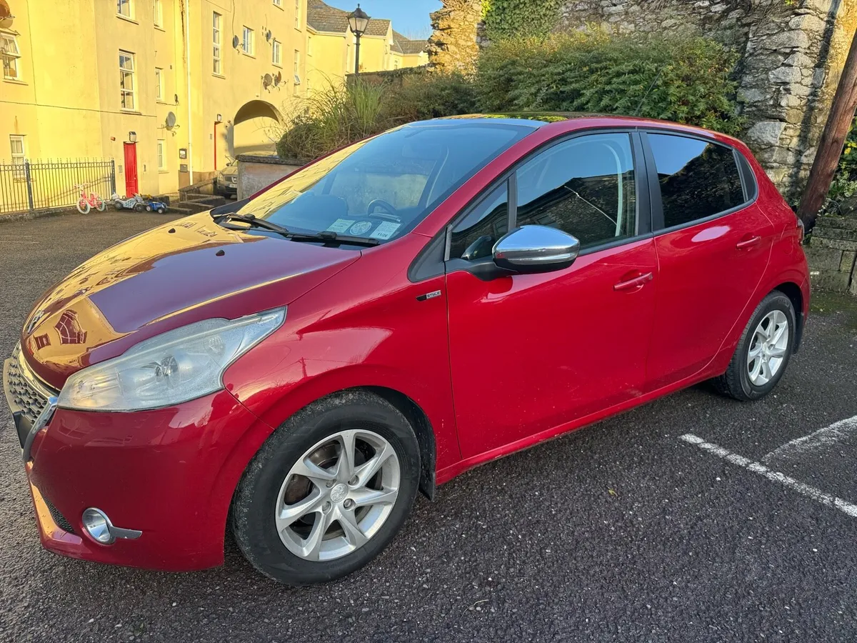 Peugeot 208 1.2 petrol 2015 Style edition - Image 3