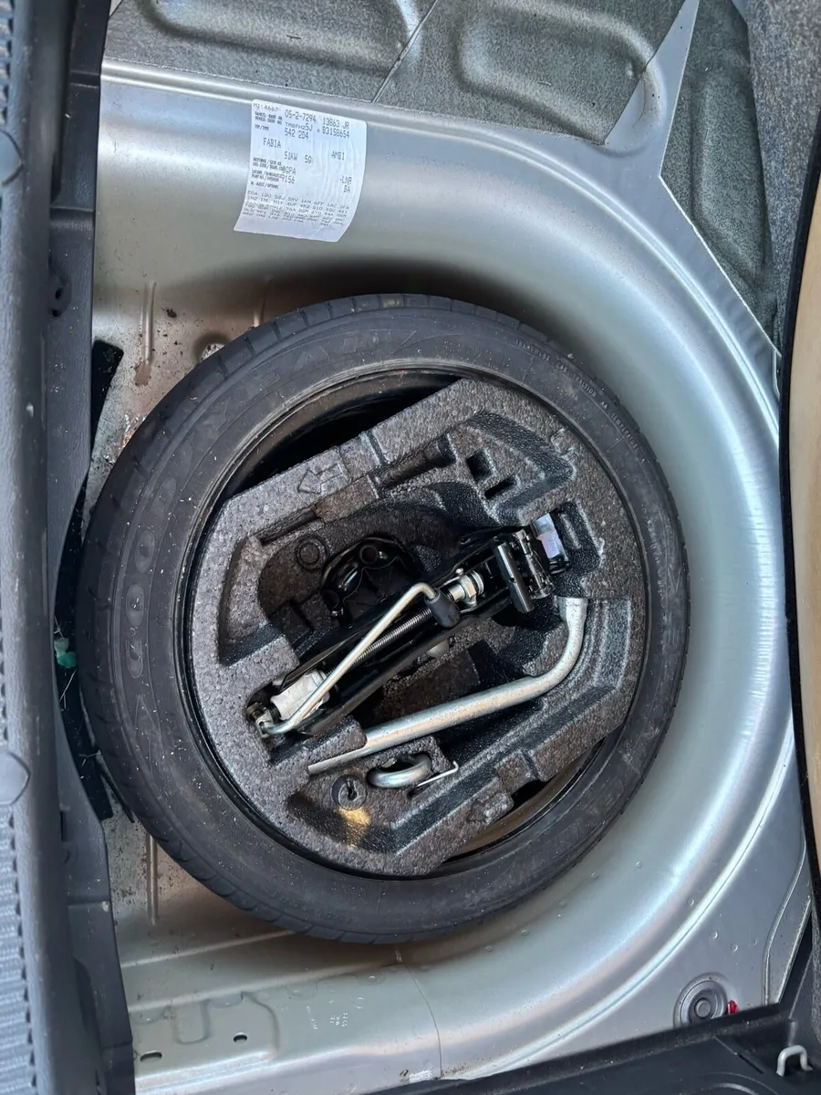 Skoda Fabia 2011 - Image 4