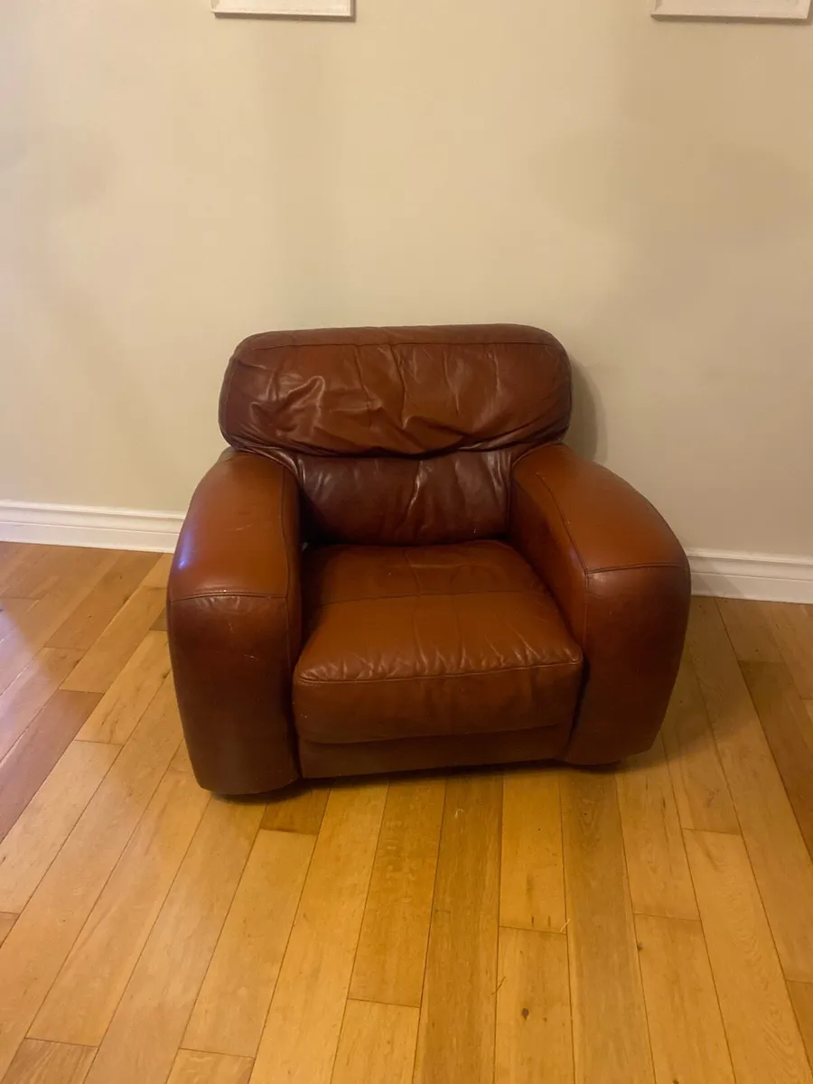 Suite of furniture - Image 2