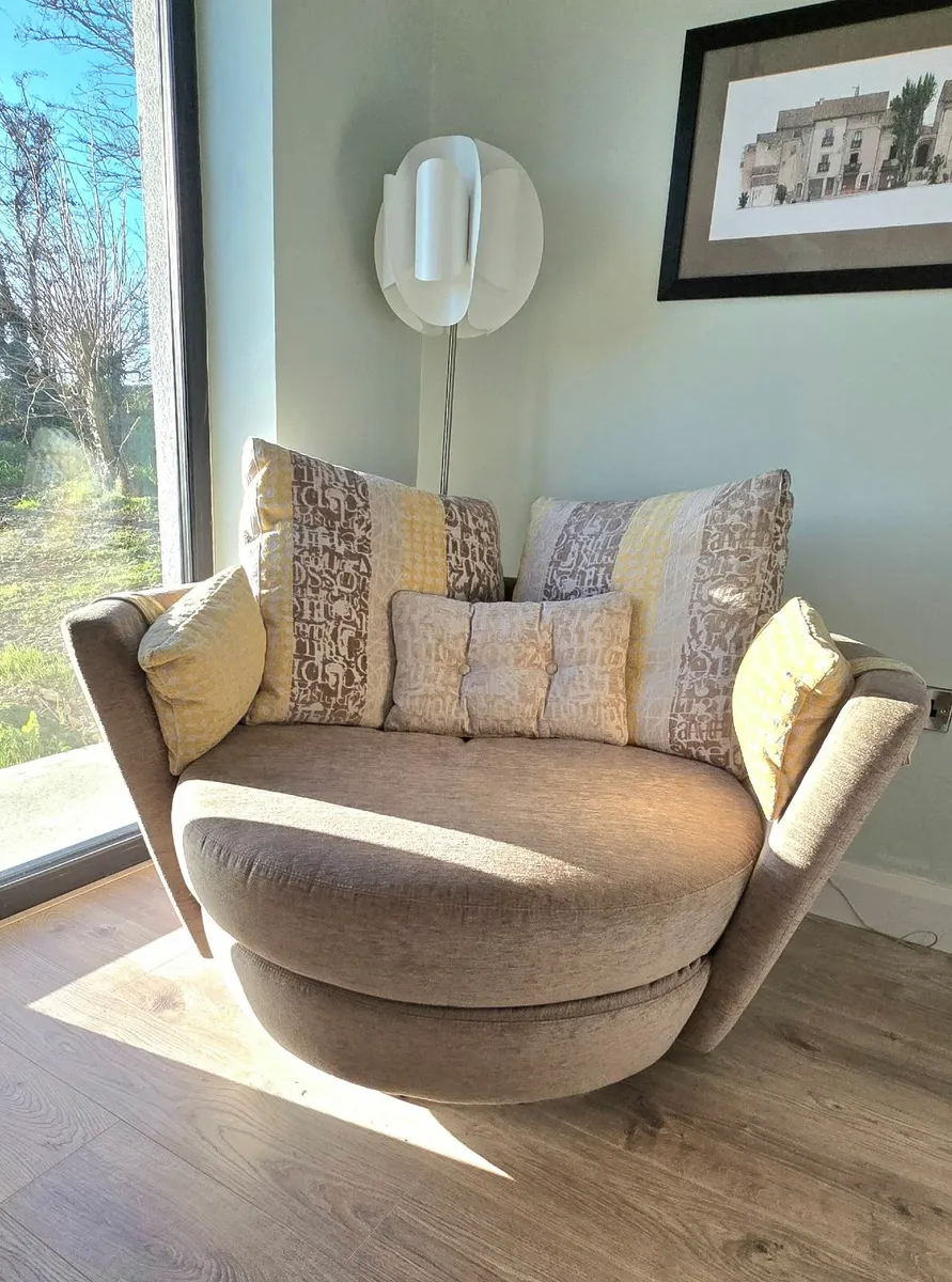 Fama Mynest Armchairs [2]