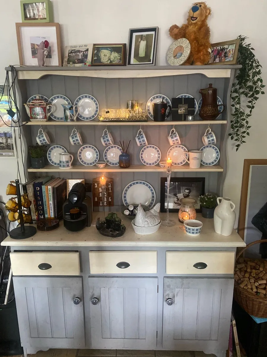 Dresser - Image 1