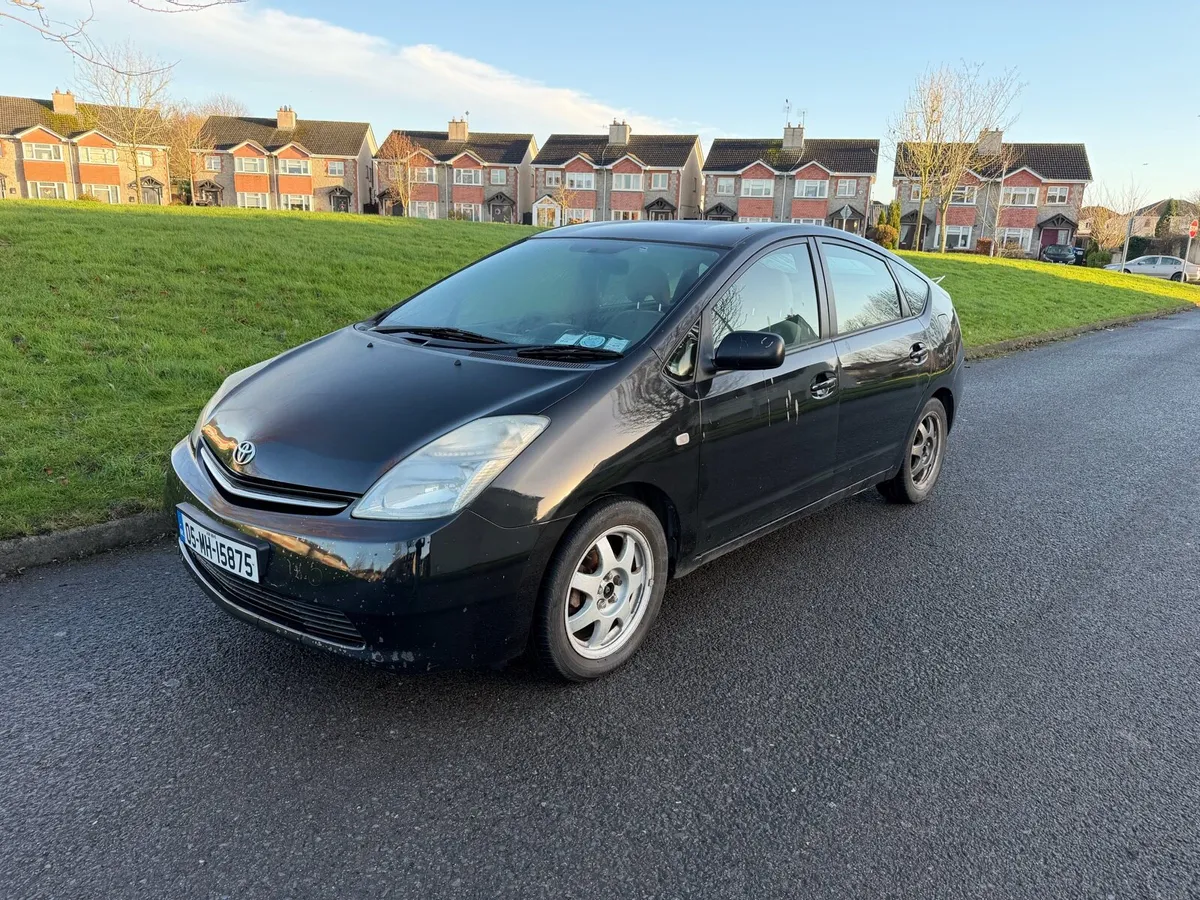 Toyota Prius 1.5 hybrid Automatic - Image 4