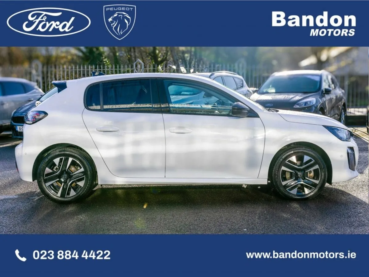 Peugeot 208 2025 Peugeot 208 White. 1.2 MHEV Puret - Image 4