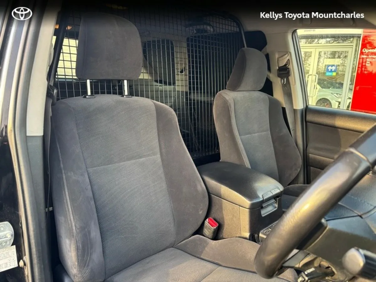 Toyota Land Cruiser LC LWB GX COMM AUTO - PRICE PL - Image 3