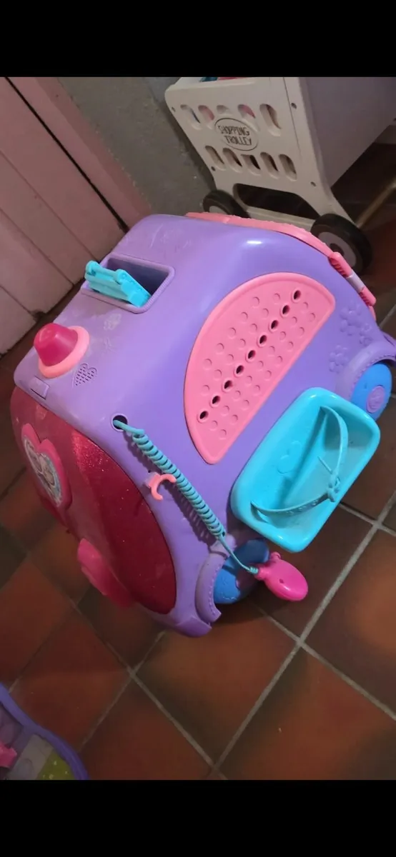 Doc mcstuffins baby station and ambulance - Image 1