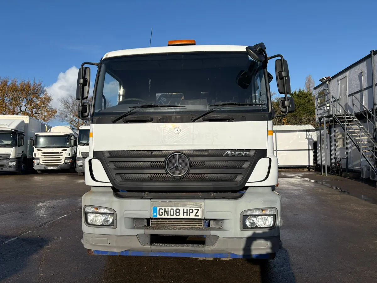 MERCEDES 2529 CHEESE WEDGE PLANT BODY AND CRANE - Image 4