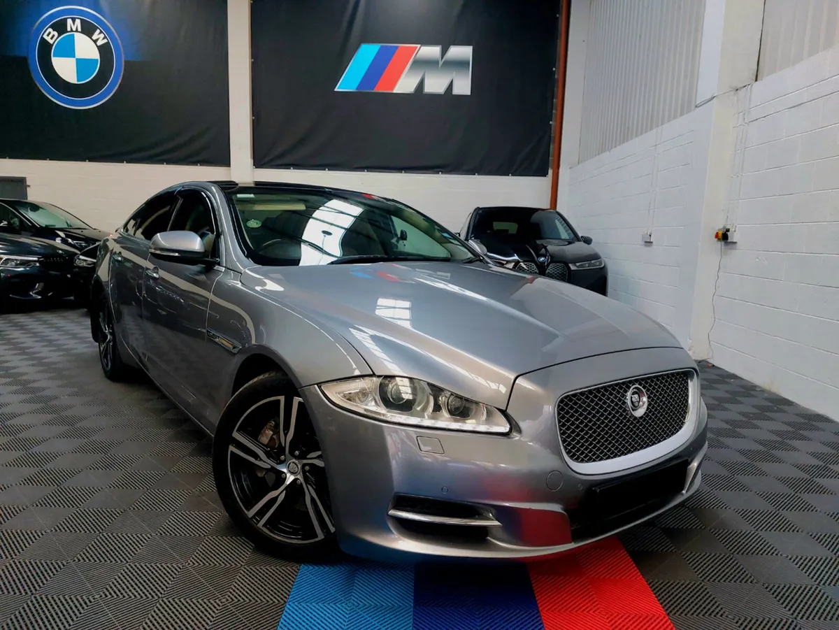 Jaguar XJ Luxury - Image 1