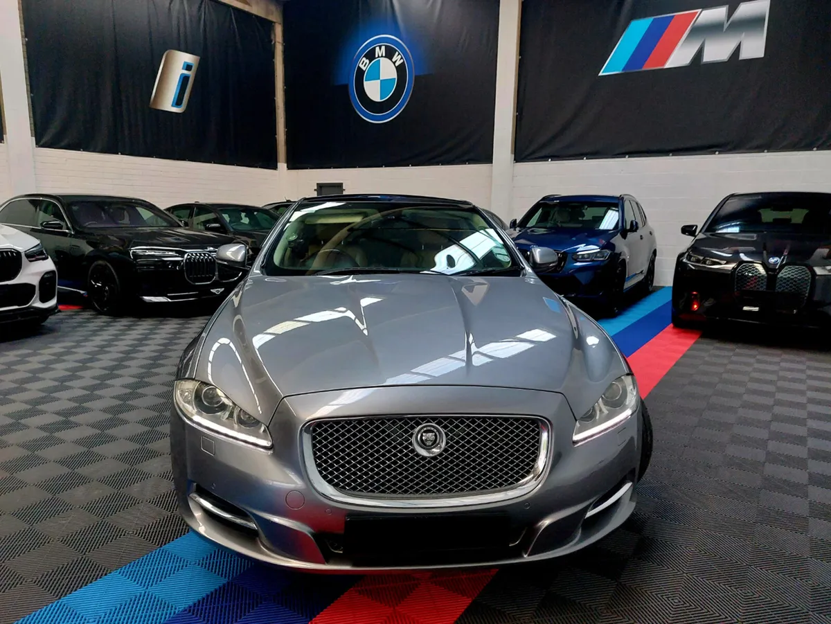 Jaguar XJ Luxury - Image 2