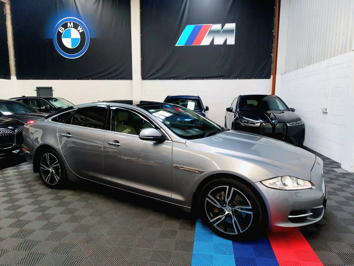 Jaguar XJ Luxury - Image 3