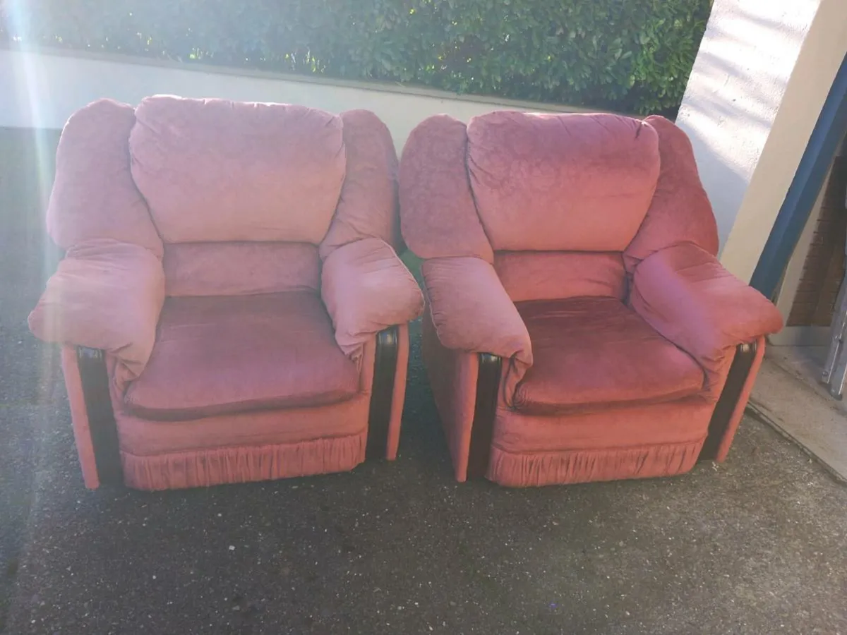 Two armchairs - Image 1