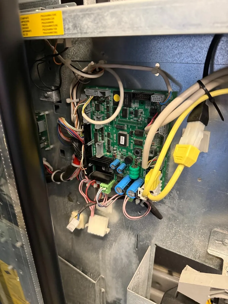 Vending Machine - Image 4