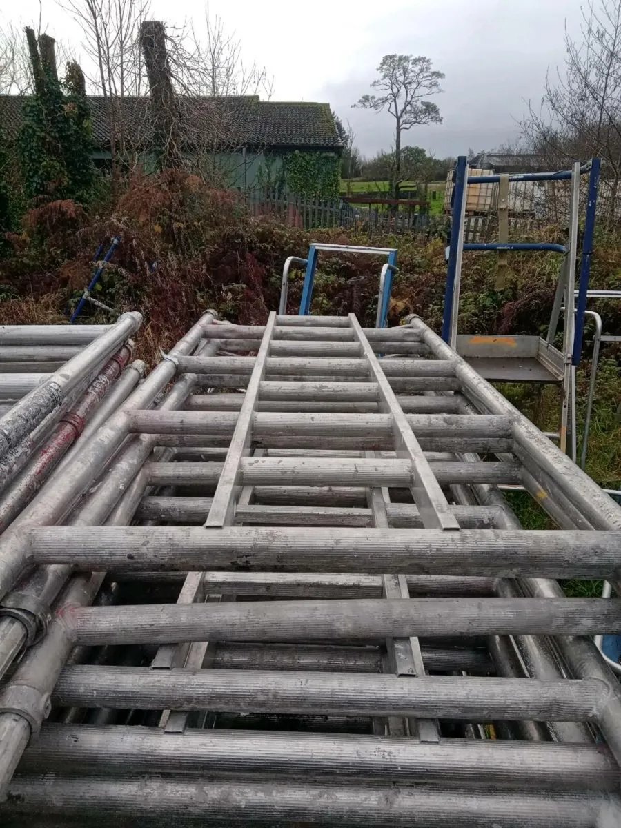 Scaffolding and ladders - Image 4