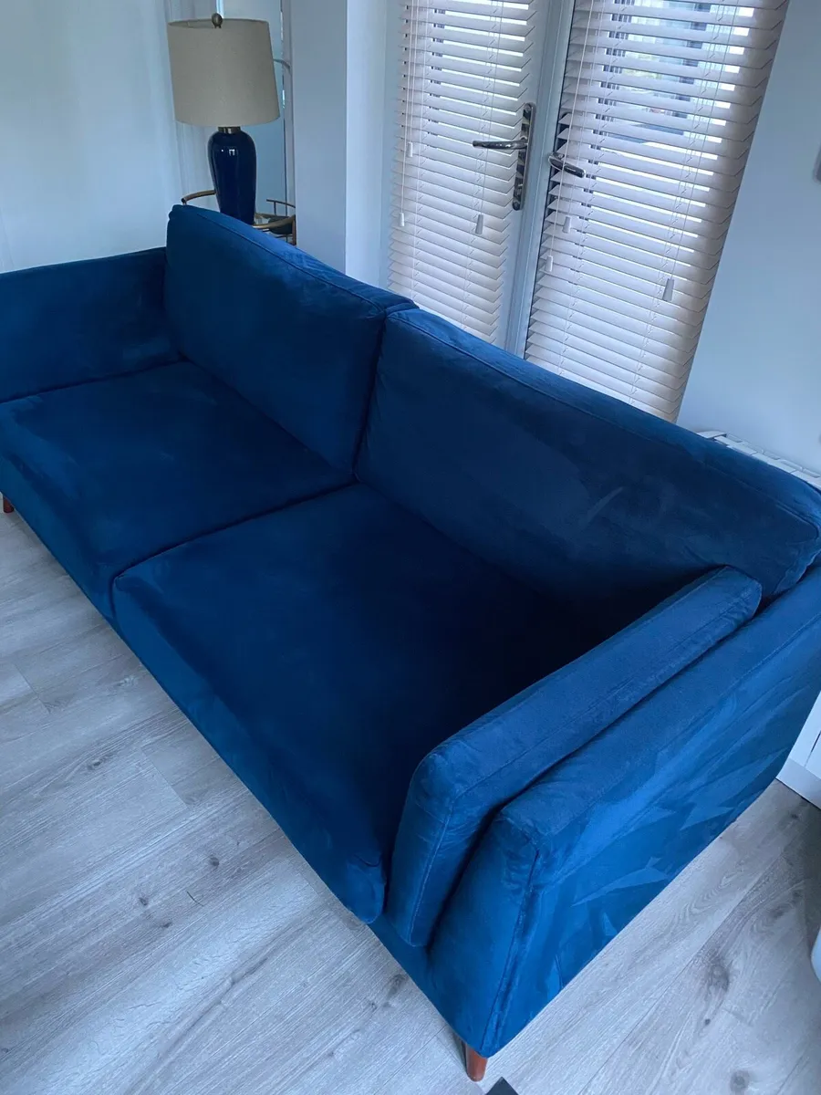 Luxurious matching sofas - Image 3