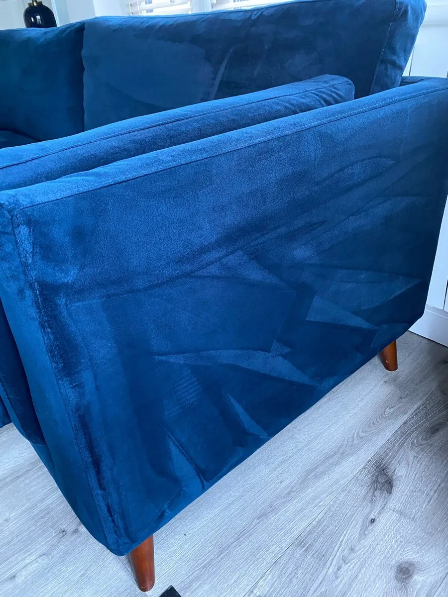 Luxurious matching sofas - Image 4