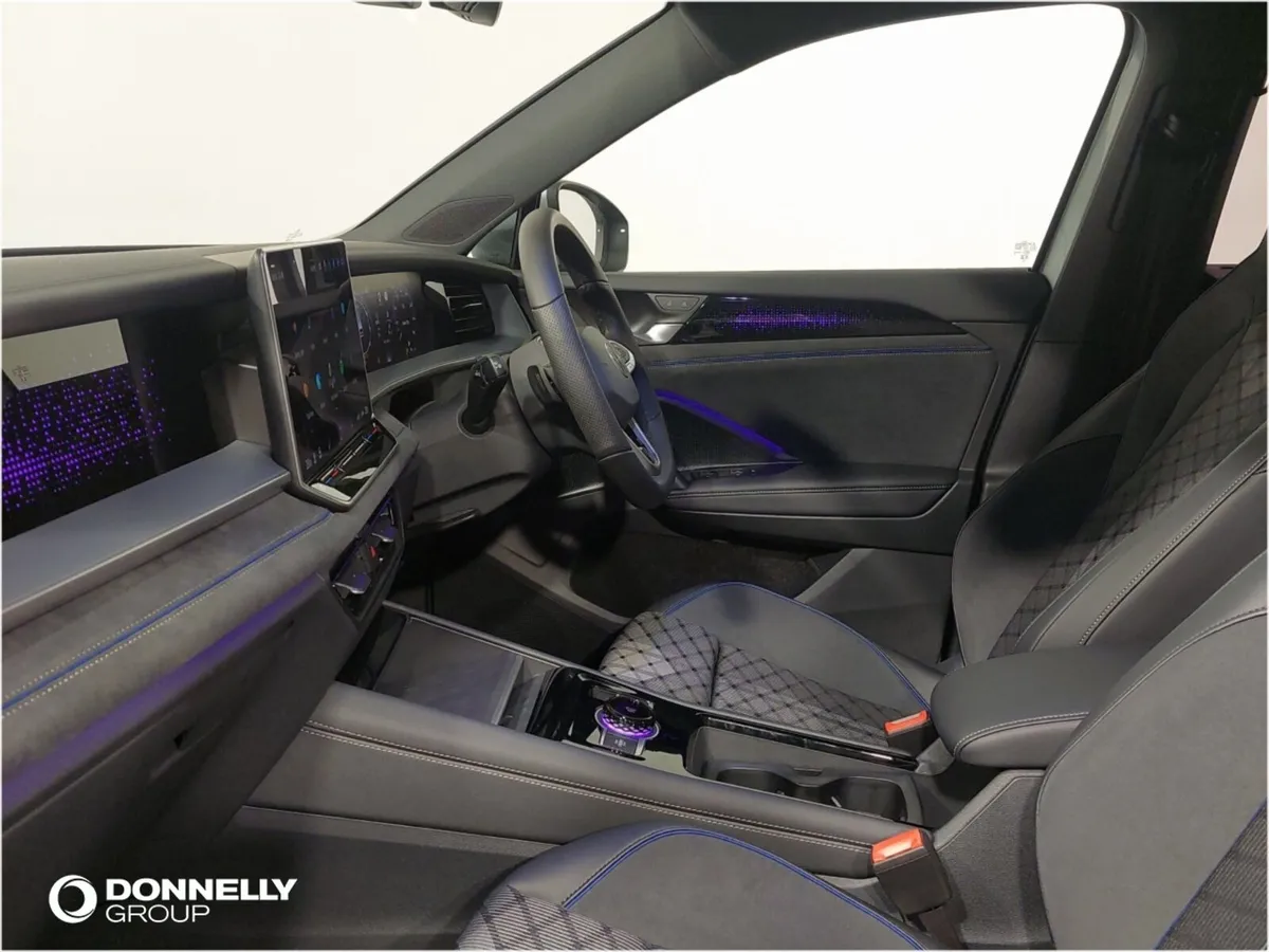 Volkswagen Tayron Estate R-Line - Image 2