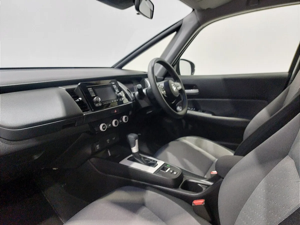 Honda Jazz Hatchback SE - Image 2