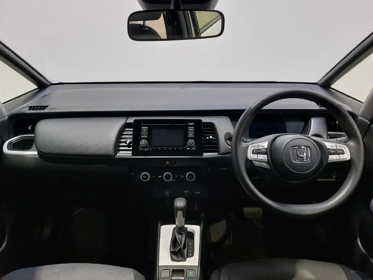 Honda Jazz Hatchback SE - Image 4