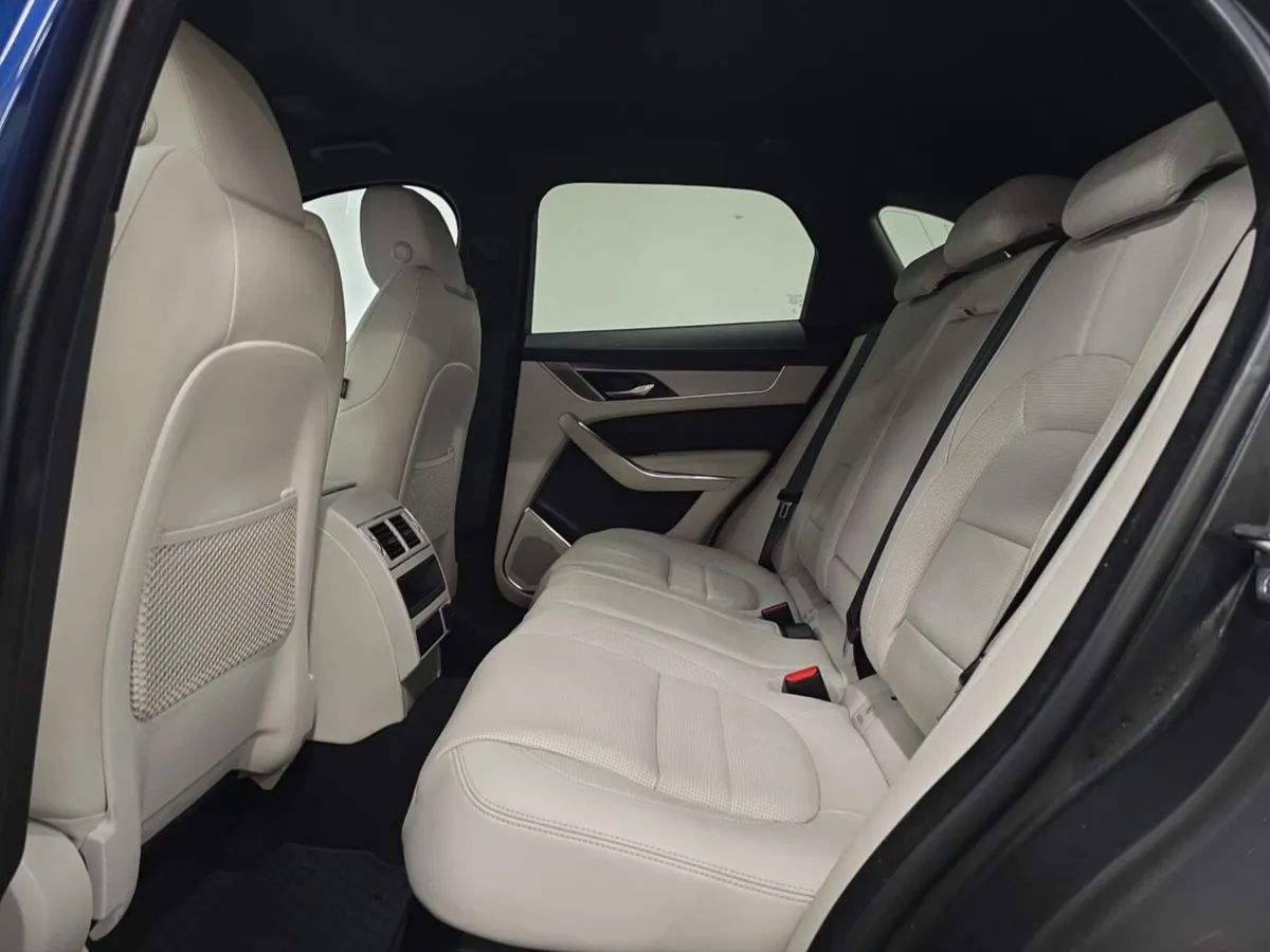 Jaguar F-pace F-Pace Diesel Estate R-Dynamic SE - Image 4