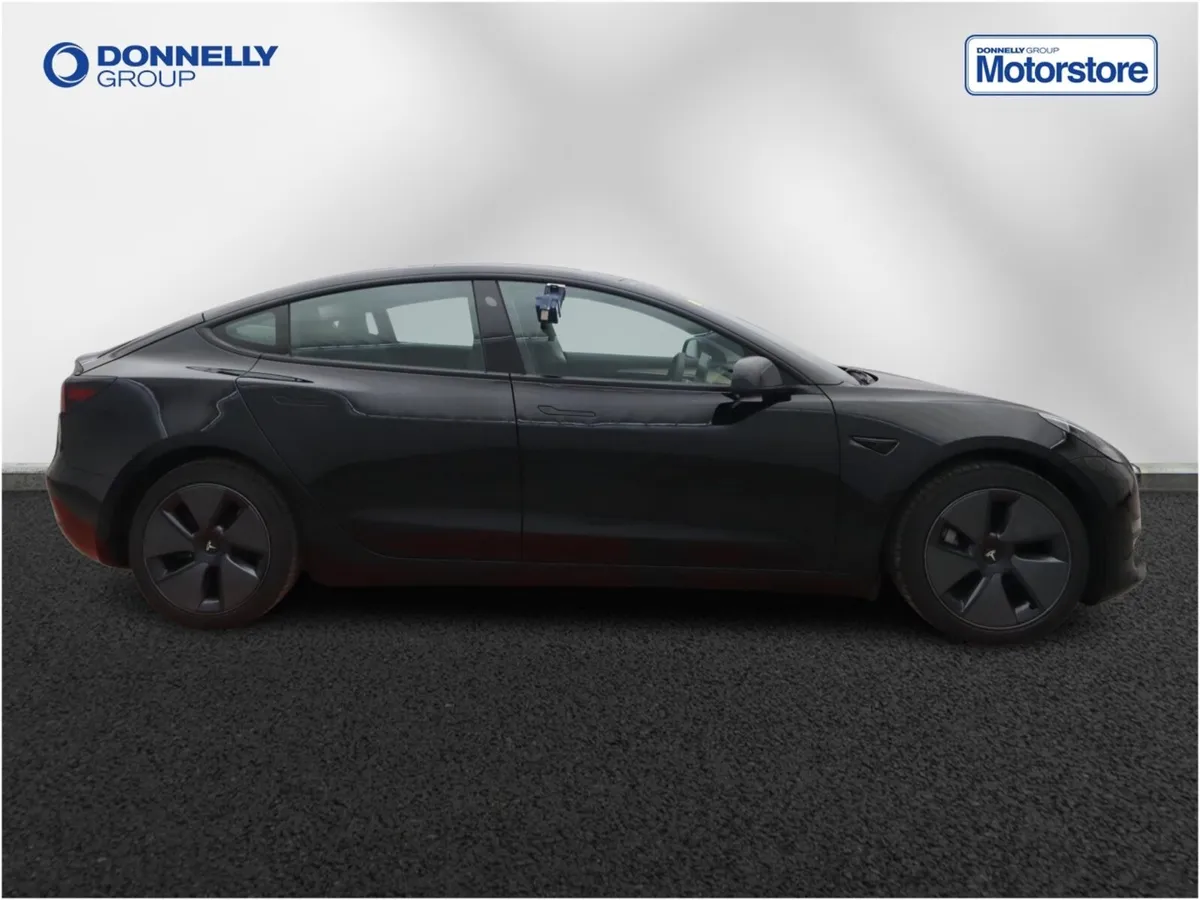 Tesla Model 3 Saloon Long Range - Image 3