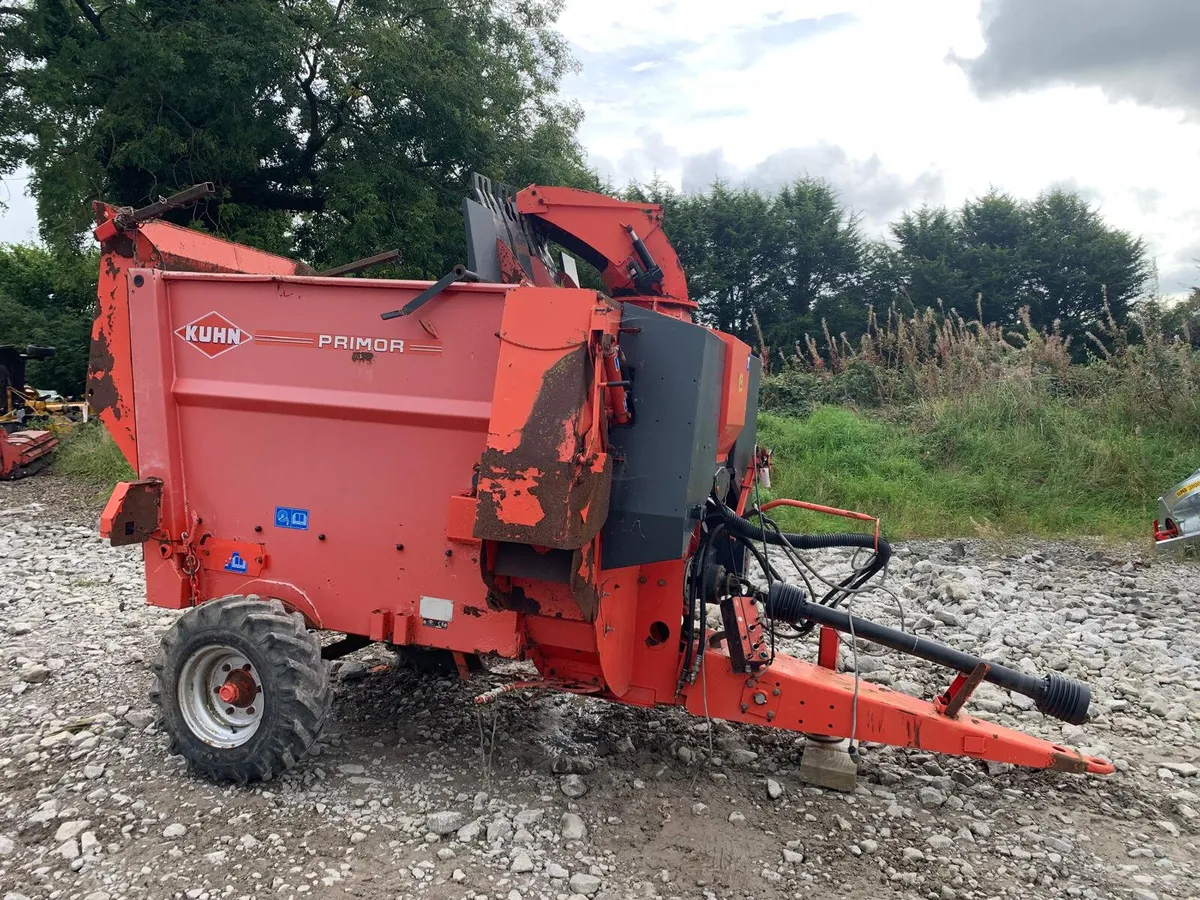 KUHN PRIMOR 3560 BALE SHREDDER - Image 4