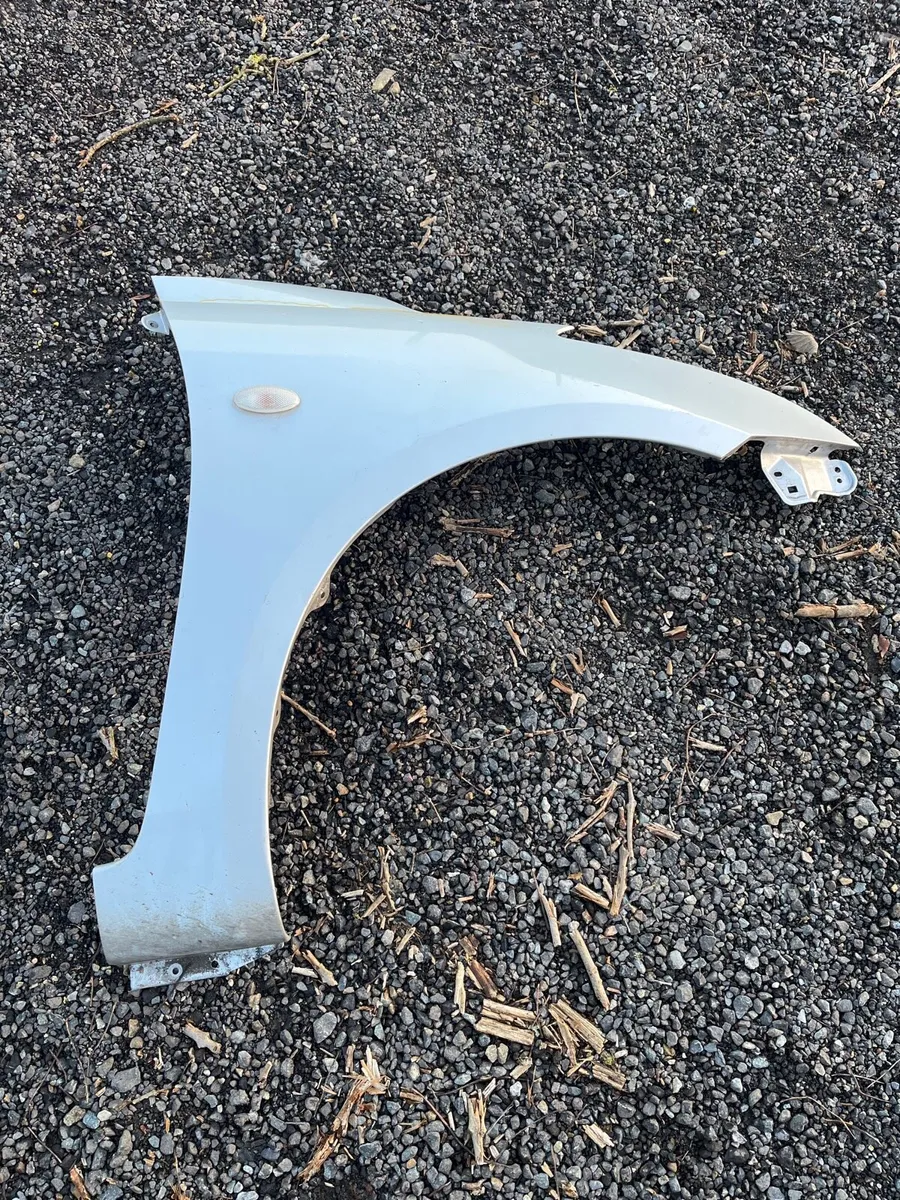 Suzuki Swift wing (non import) - Image 1