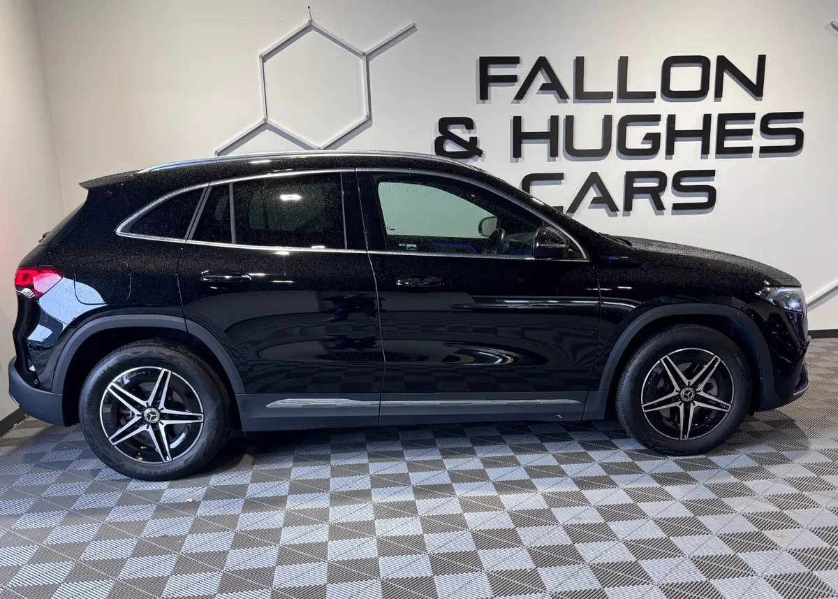 MERCEDES-BENZ EQA 250 AMG LINE - Image 4