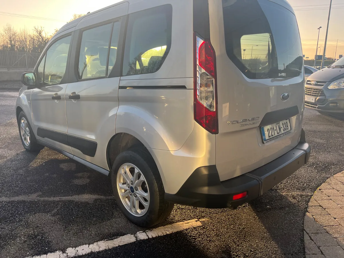 Ford Tourneo Connect 2022 Taxi Spec Wheelchair Van - Image 4