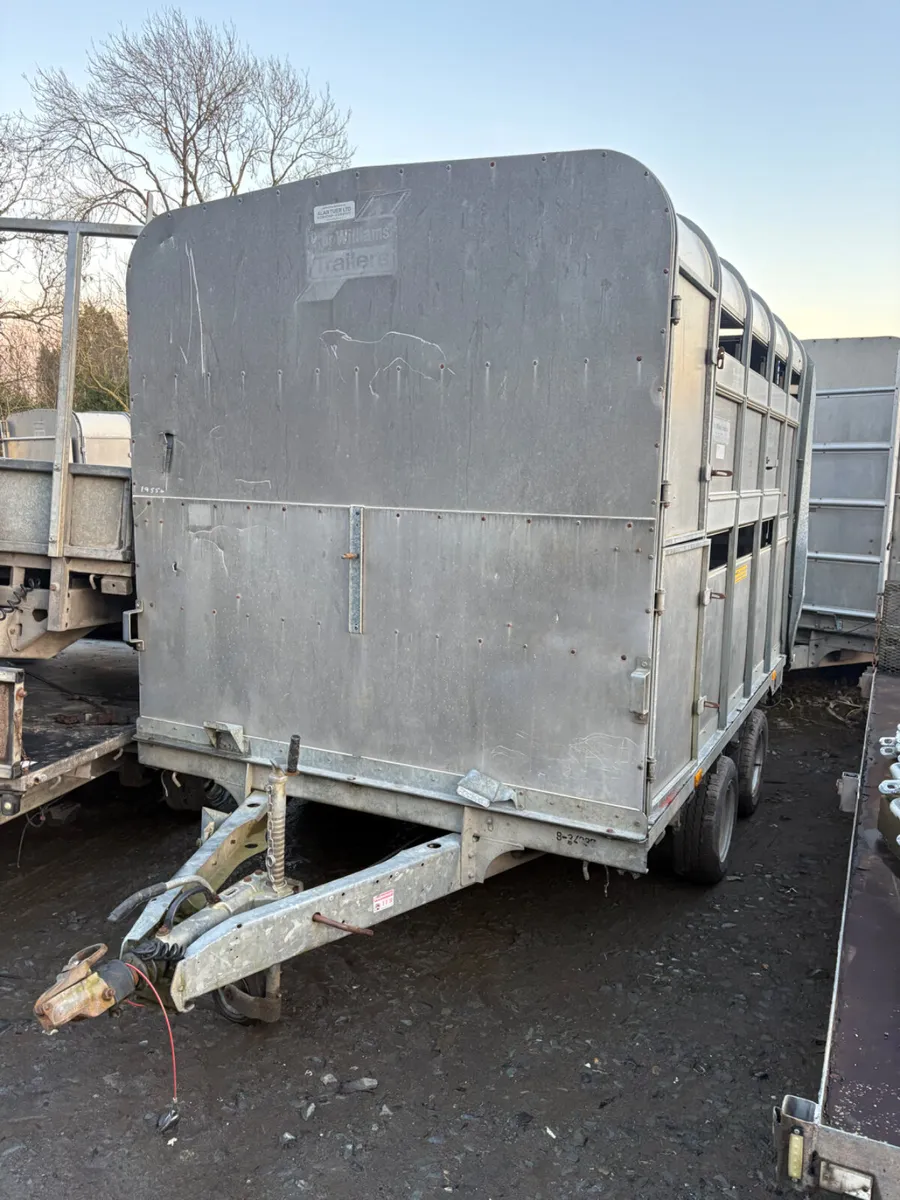 Ifor Williams 10ft cattle trailer - Image 1