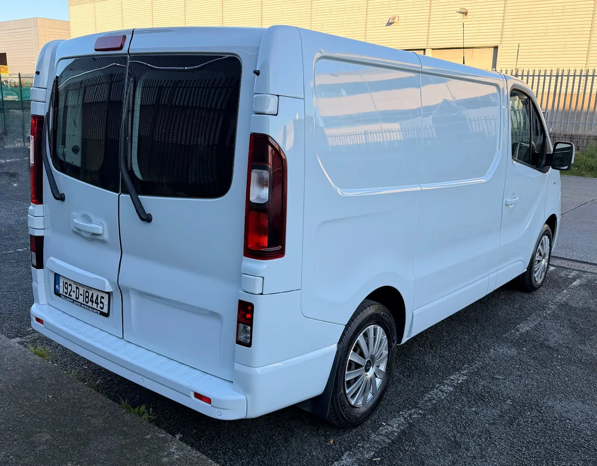 192 Renault Trafic High Spec - Image 4