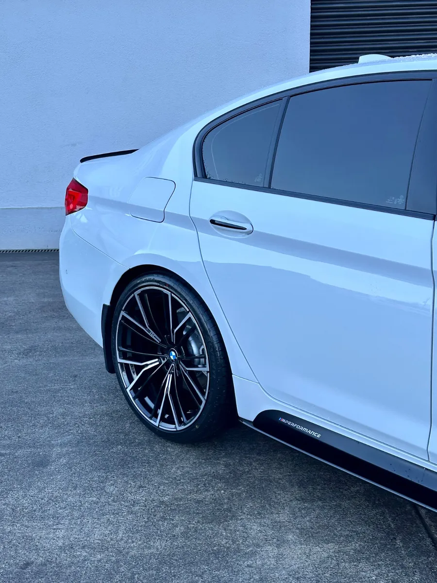 2017 BMW 520D MSPORT MPERFORMANCE - Image 4