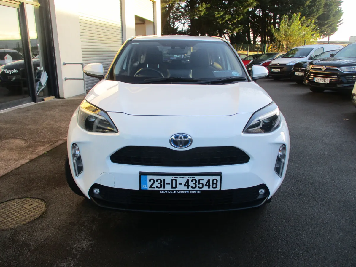 Toyota Yaris Cross  HYBRID  2023 - Image 2