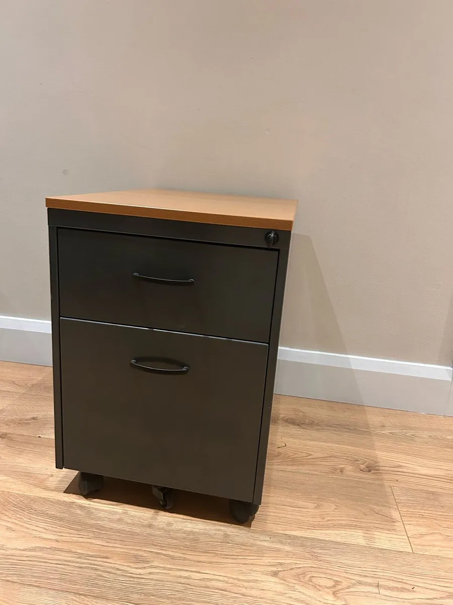 Filing cabinet - Image 1