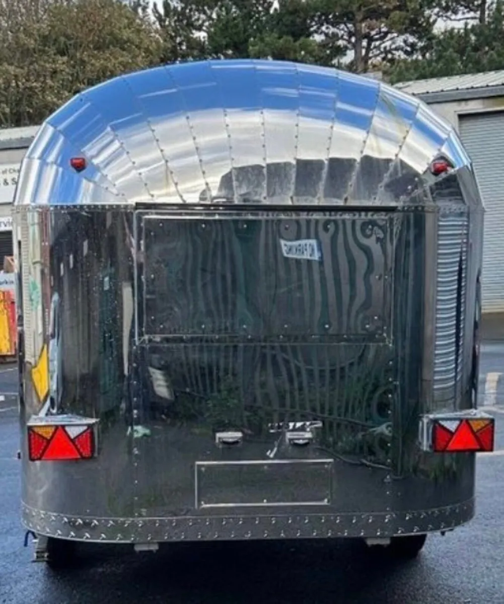 Airstream catering trailer - Image 3