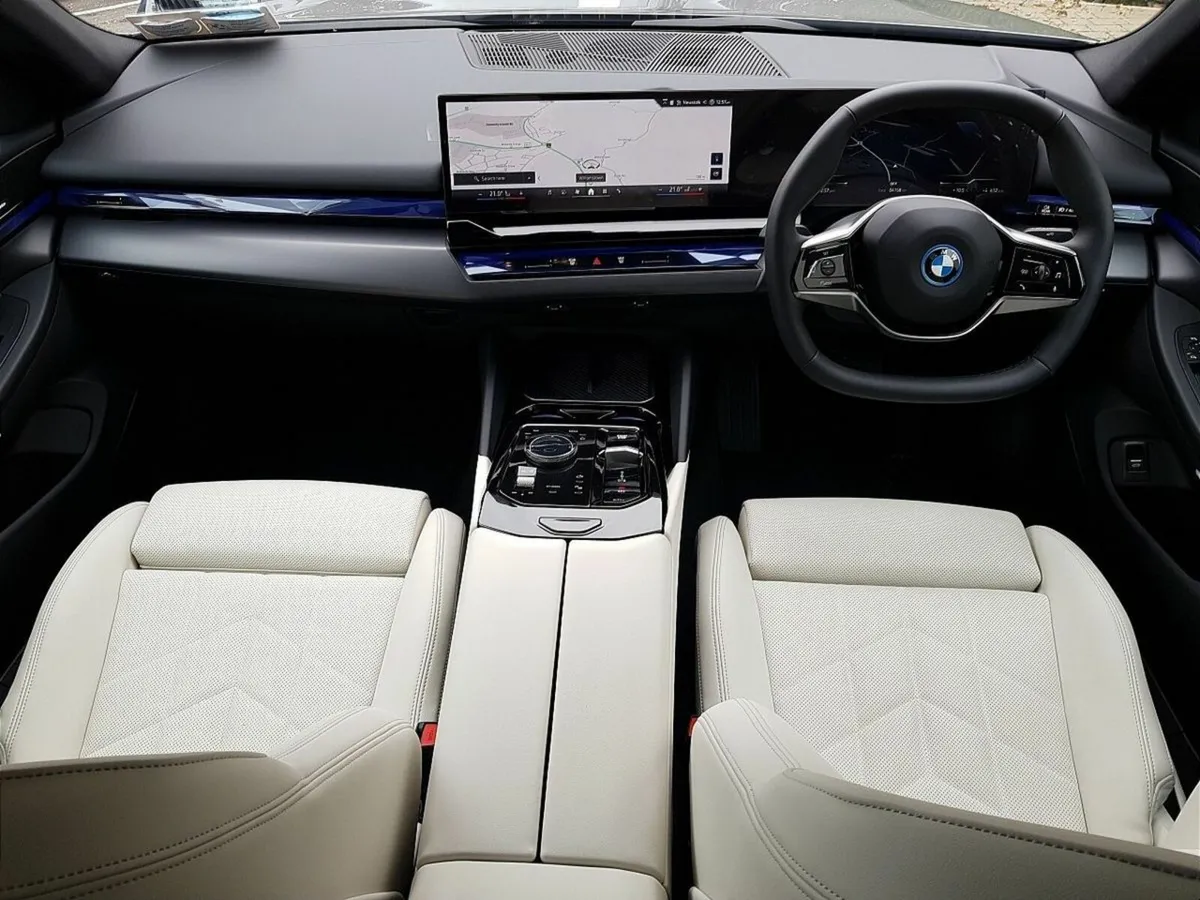 BMW i5 eDrive40 Sport Edition - Image 4