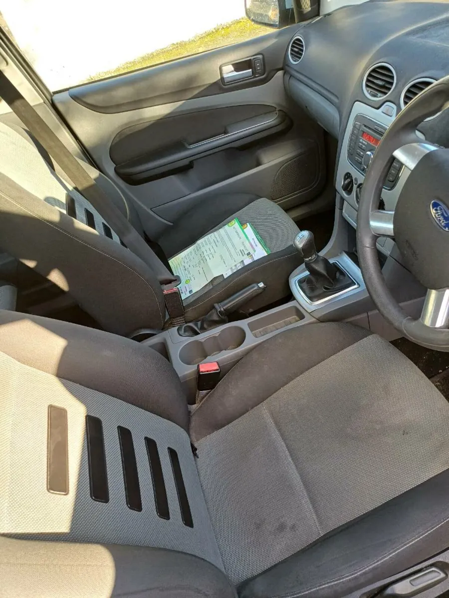 FORD FOCUS 2010 NEW NCT LOW KM - Image 4