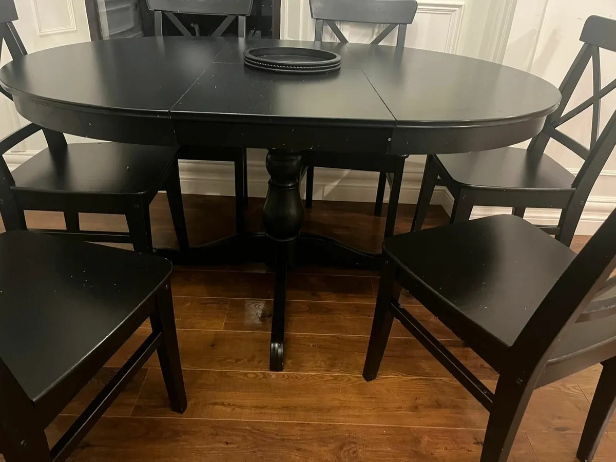 Extendable table and Chairs - Image 2