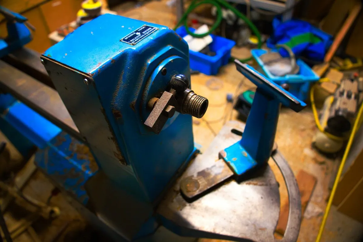 Lathe . Viceroy Woodturning Lathe - Image 4