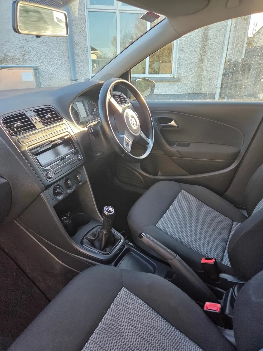 Volkswagen Polo 2012 - Image 2