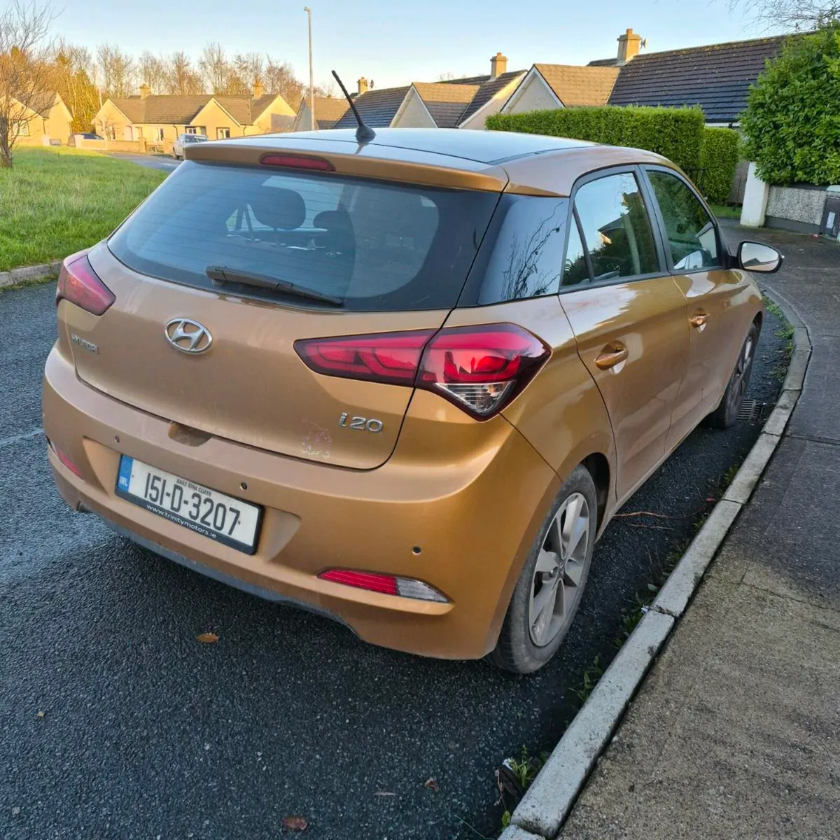 Hyundai i20 deluxe - Image 2