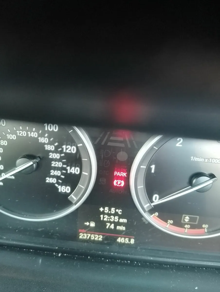 BMW 5-Series 2011 - Image 1