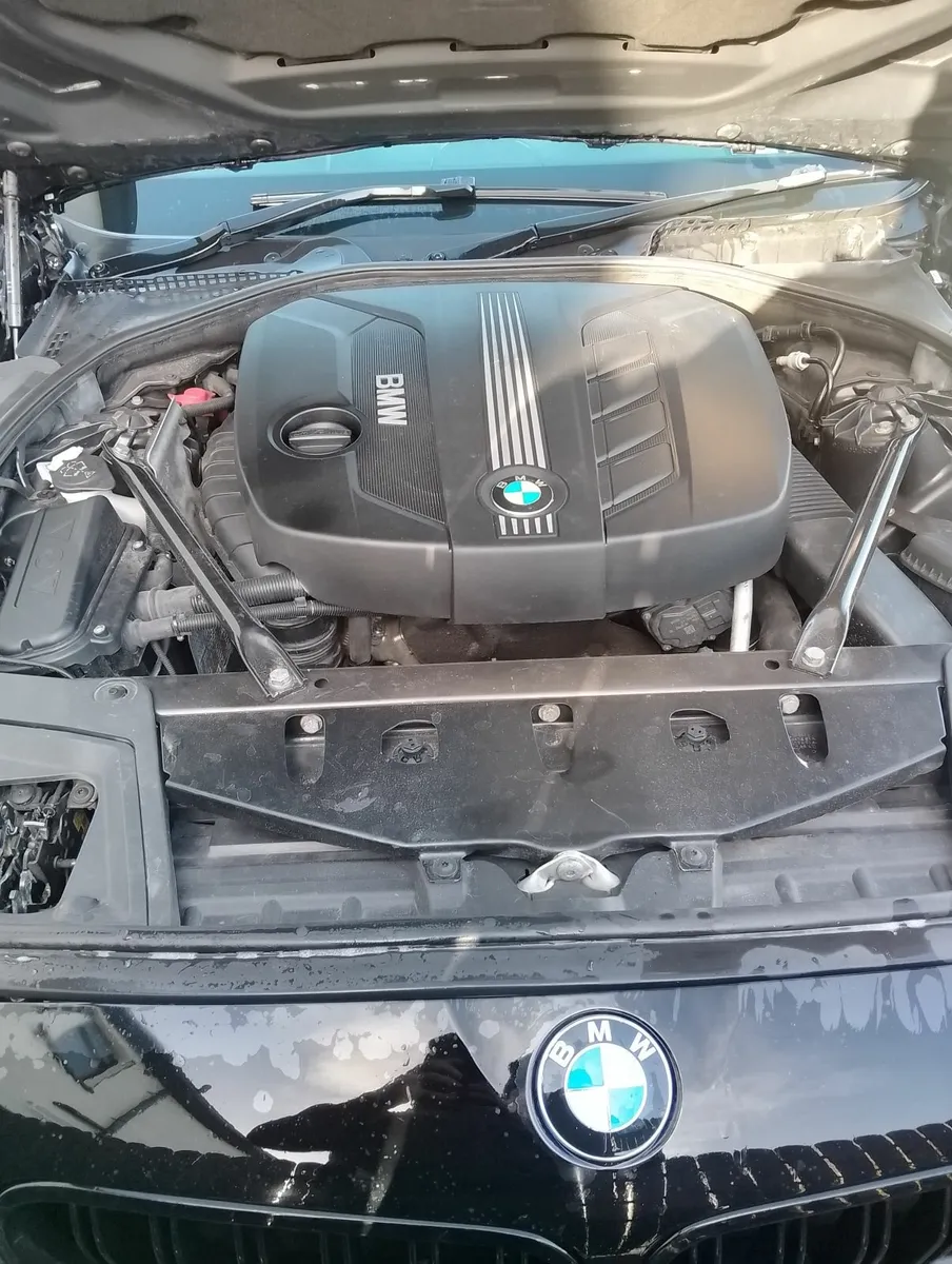 BMW 5-Series 2011 - Image 4