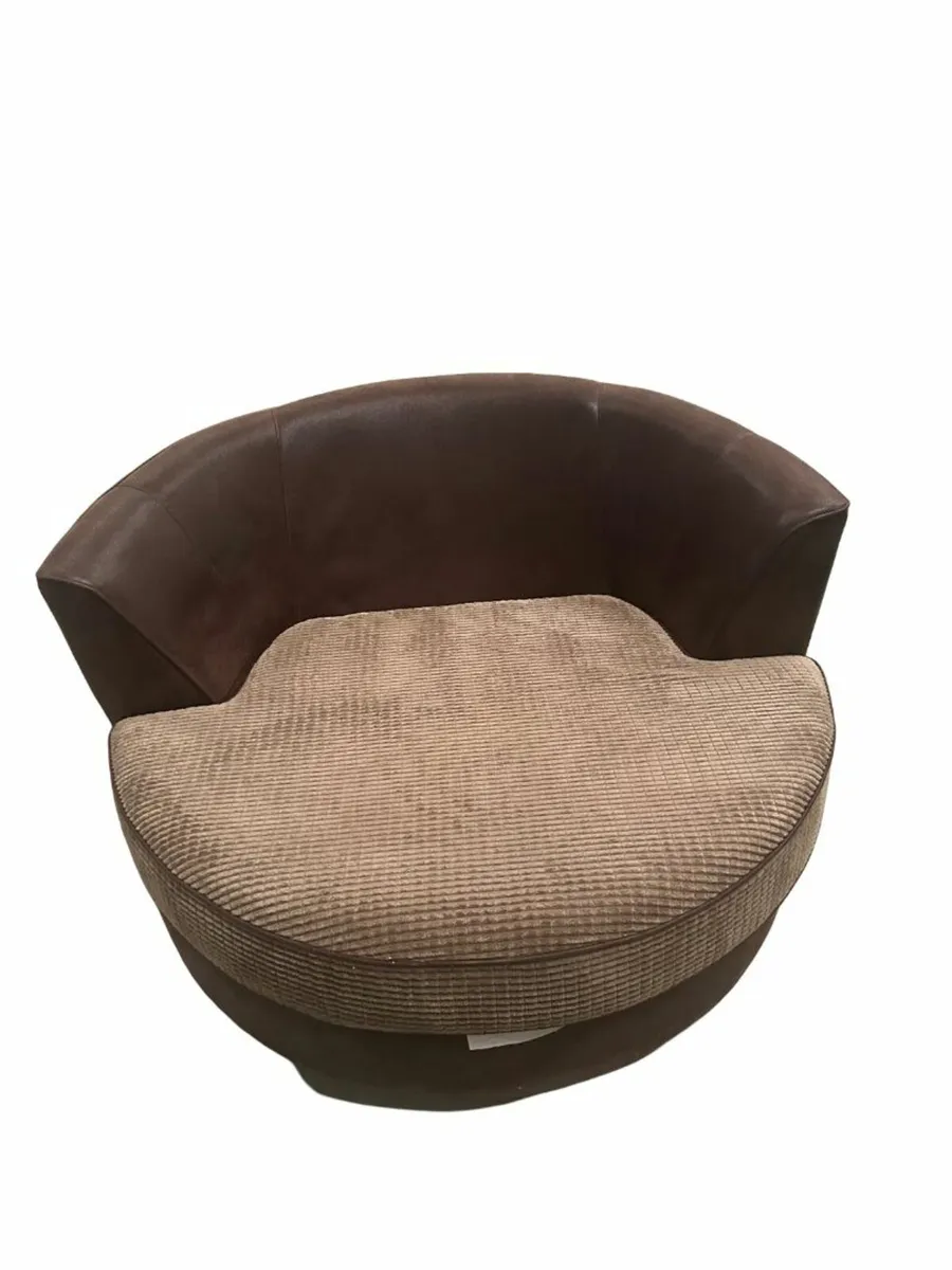 Swivel chair - Image 1