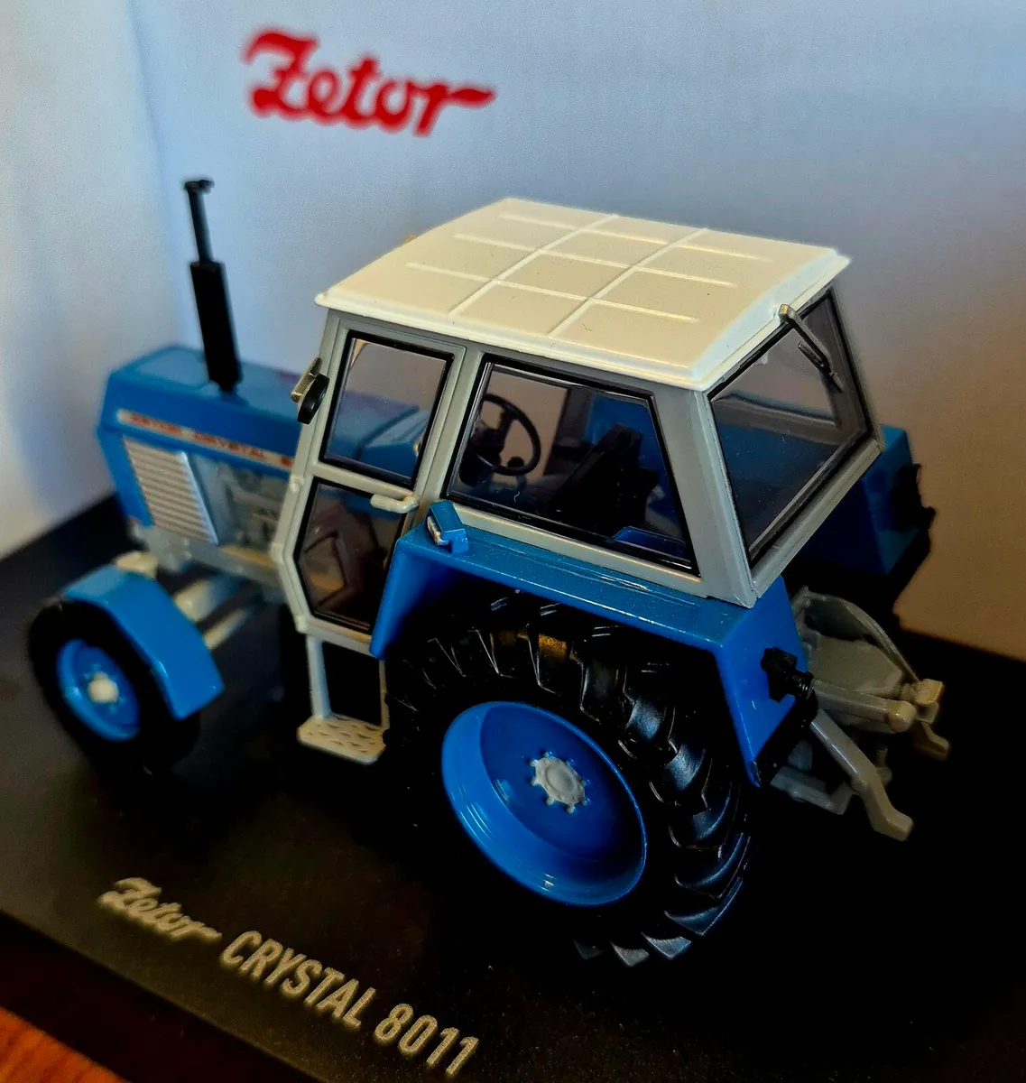 Zetor 8011 Model Replica Blue Edition - Image 2