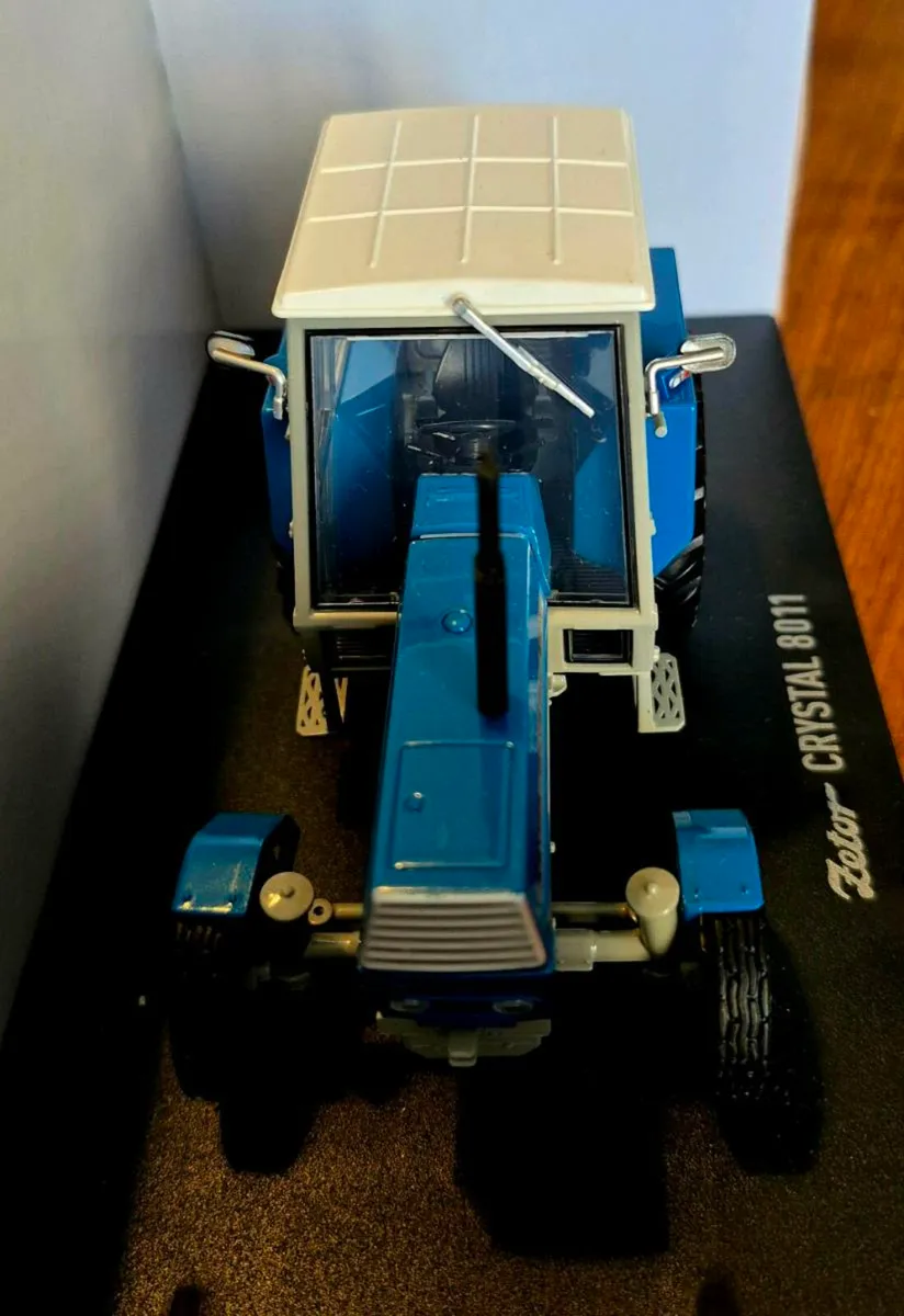 Zetor 8011 Model Replica Blue Edition - Image 4