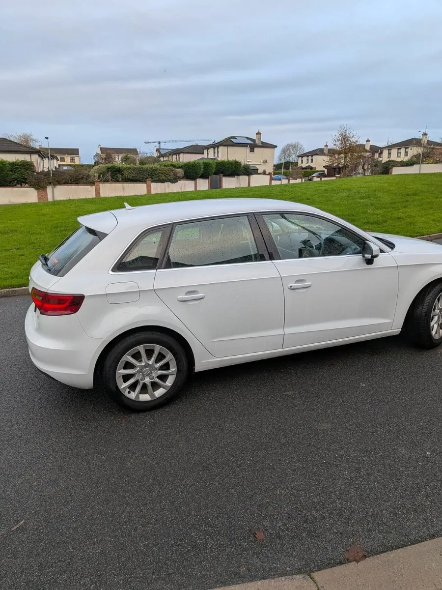 Audi A3 2015 - Image 2