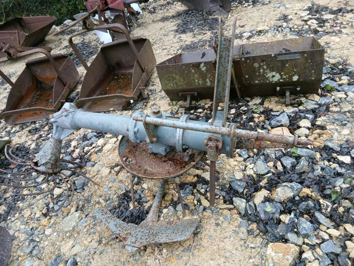 Ferguson items - Image 3