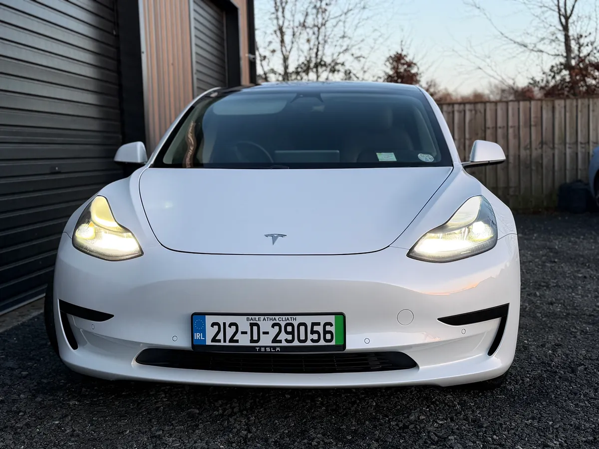 212 Tesla Model 3 Standard Plus - Image 2