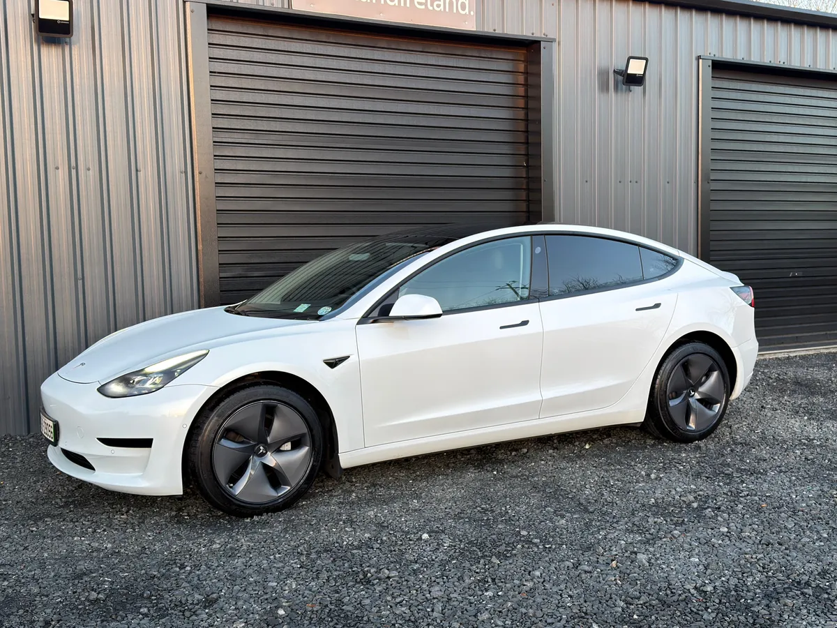 212 Tesla Model 3 Standard Plus - Image 3